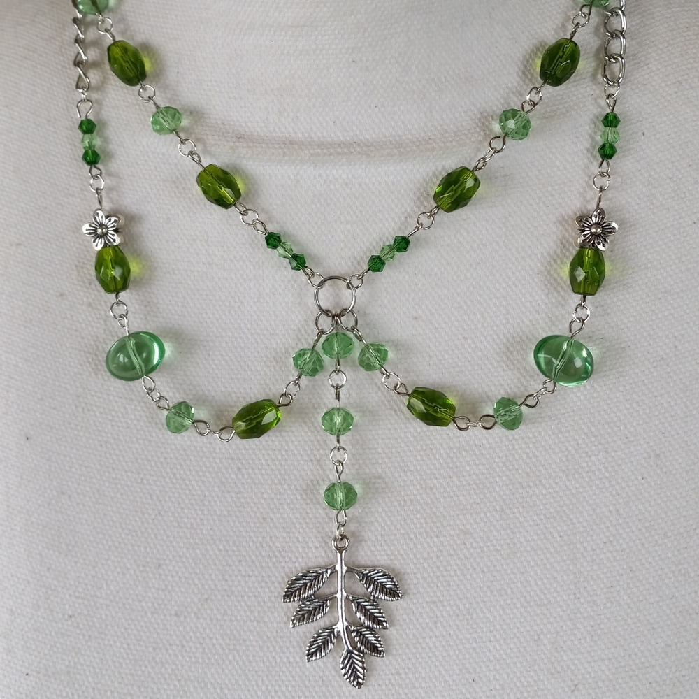 Nature theme fairycore style beaded necklace green glass beads